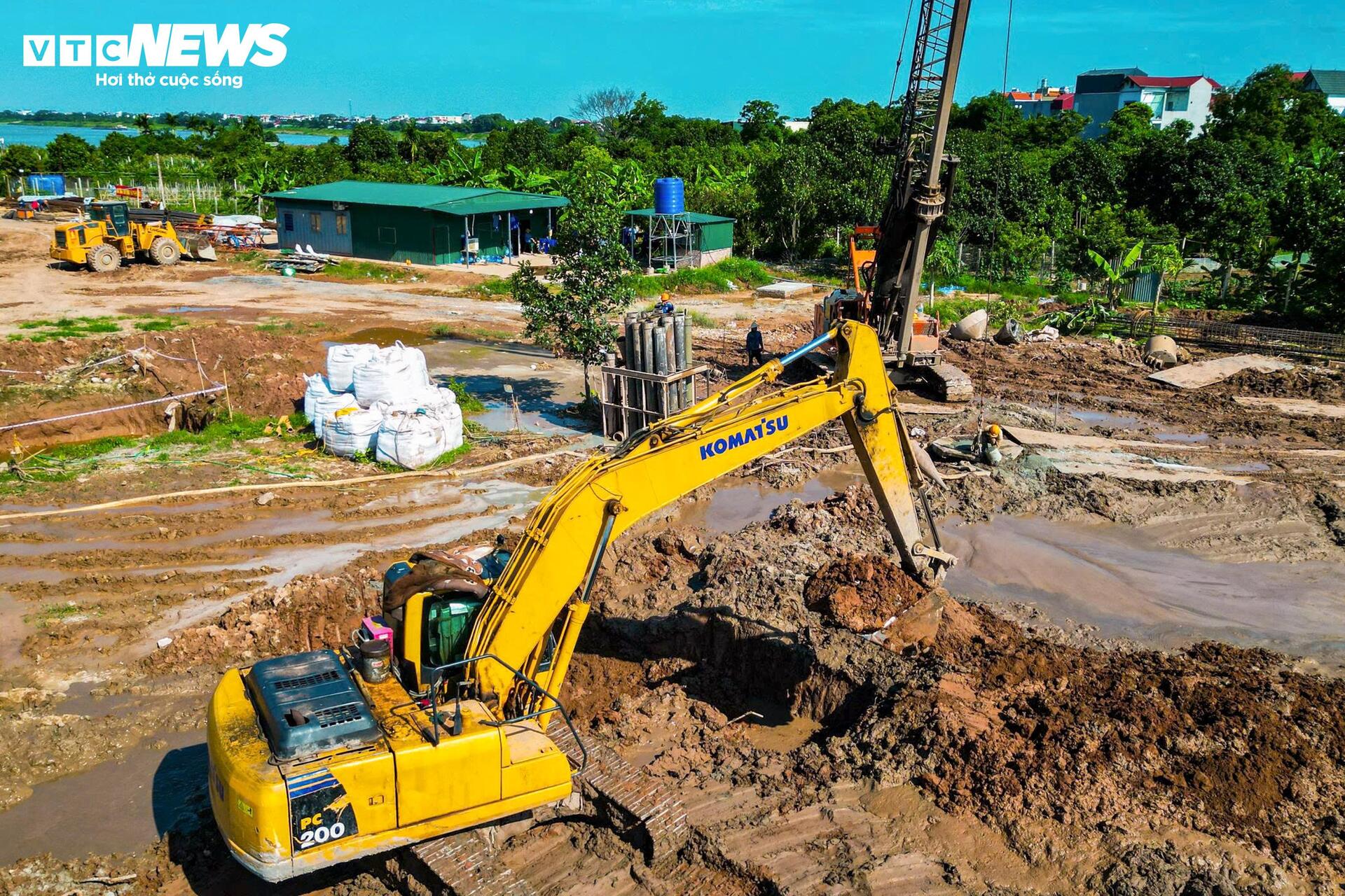 Toàn cảnh công trường cầu dây văng gần 12.000 tỷ đồng nối Hà Nội và Hưng Yên - Ảnh 8