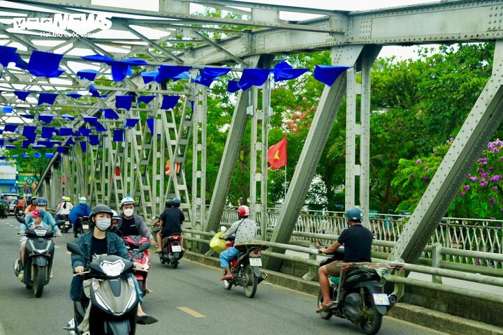 Ngắm cây cầu hơn 125 tuổi là biểu tượng của du lịch Huế trước khi trùng tu - Ảnh 3