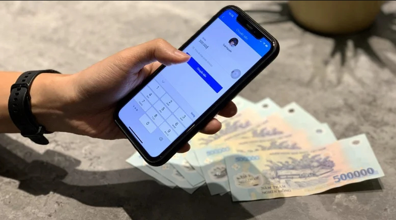 Trường hợp chuyển khoản nhầm, ngân hàng có được phong tỏa tài khoản của người nhận? - Ảnh 1