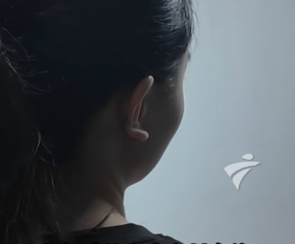 Tưởng được khám bệnh miễn phí, cụ bà bàng hoàng gánh nợ 100.000 nhân dân tệ: Phải làm lao công trả dần - Ảnh 2