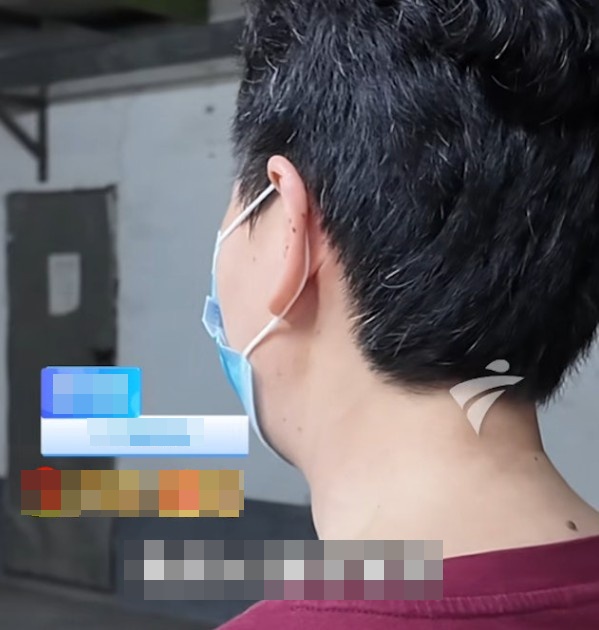 Tưởng được khám bệnh miễn phí, cụ bà bàng hoàng gánh nợ 100.000 nhân dân tệ: Phải làm lao công trả dần - Ảnh 3