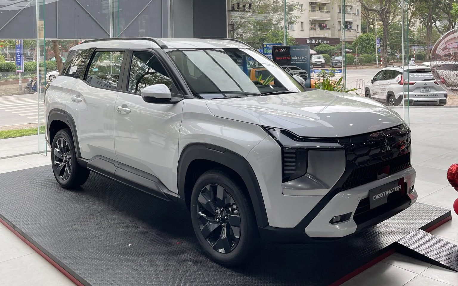 Mitsubishi Xpander giảm giá lăn bánh tới 85 triệu sau khi lấy lại top 1 phân khúc: Bản rẻ nhất trừ hết chỉ 501 triệu đồng, tăng sức ép cho Veloz Cross - Ảnh 2