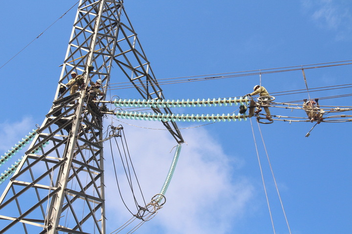 Miền Bắc ngốn điện kỷ lục, 4 mạch đường dây 500kV Bắc - Nam cung ứng thế nào? - Ảnh 1