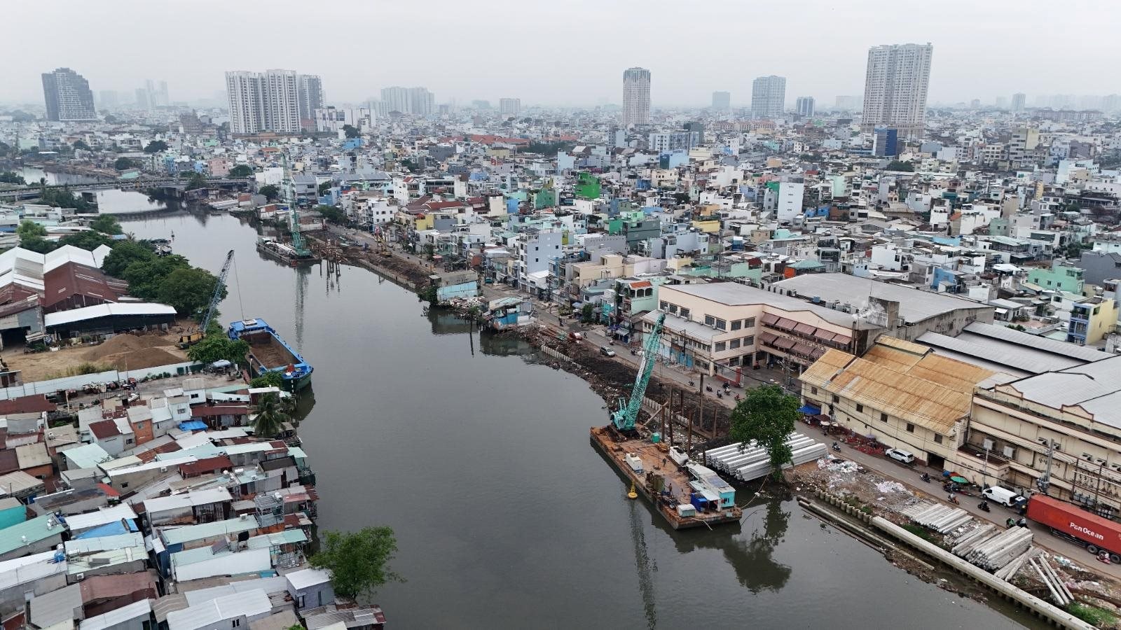 Gỡ “điểm nghẽn” kênh Đôi: Đại công trường 7.300 tỷ tăng tốc sau nhiều năm đình trệ - Ảnh 4