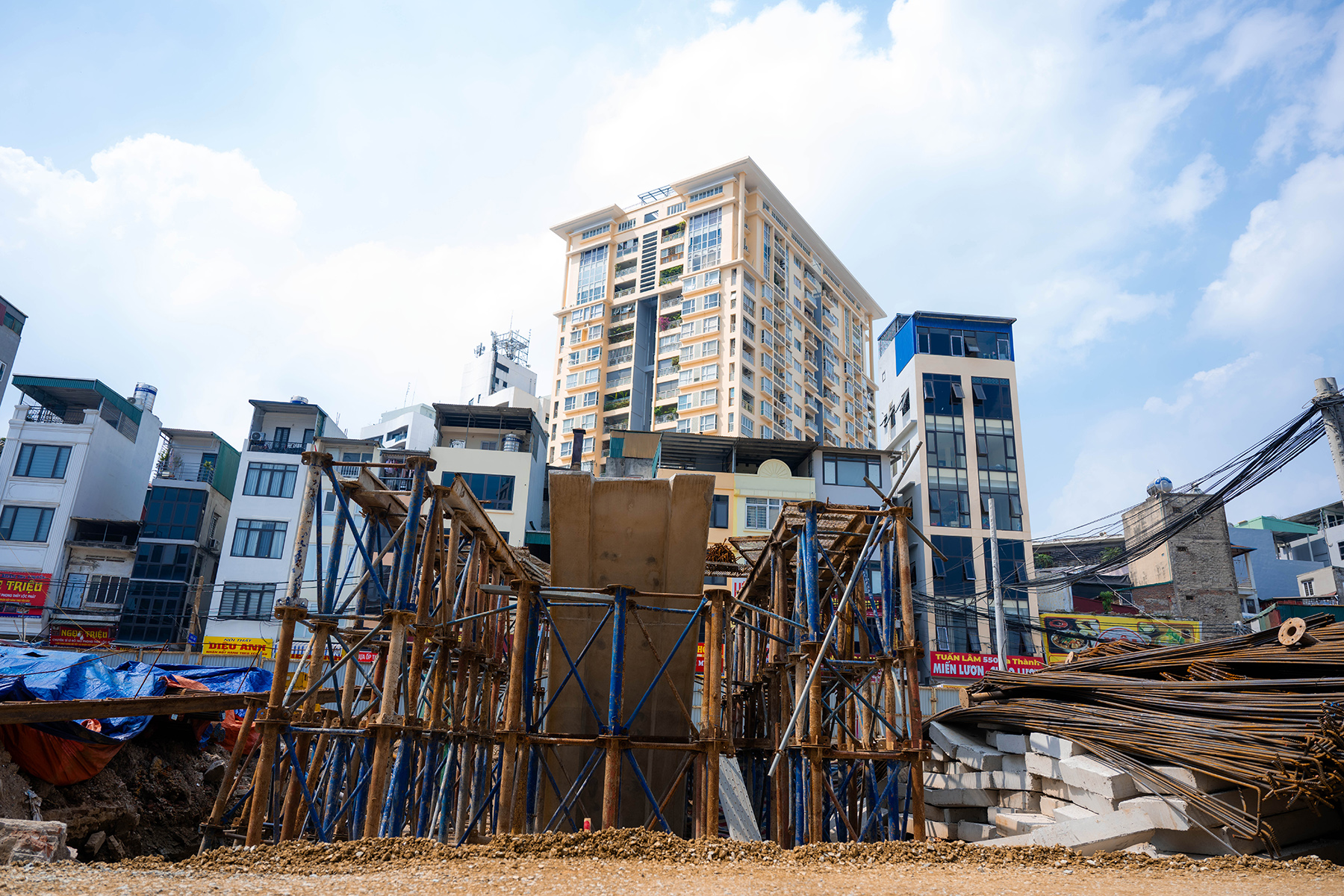 Hà Nội: Diện mạo bất ngờ trên tuyến vành đai 1 Hoàng Cầu - Voi Phục những ngày đầu tháng 6 - Ảnh 13
