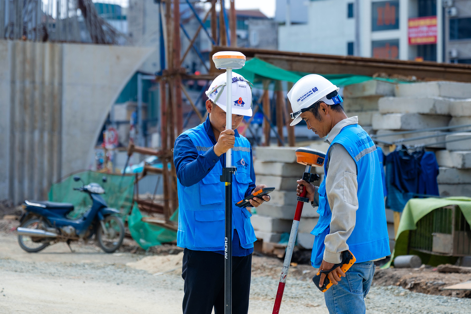 Hà Nội: Diện mạo bất ngờ trên tuyến vành đai 1 Hoàng Cầu - Voi Phục những ngày đầu tháng 6 - Ảnh 10