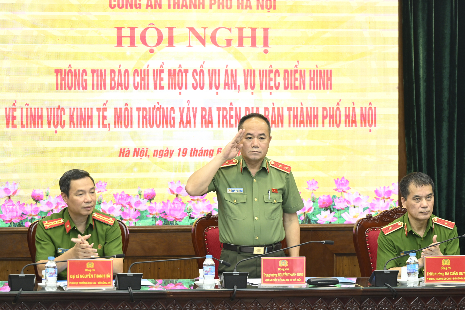 Công an Hà Nội thông tin vụ "hợp đồng kỳ nghỉ": Hơn 2.700 tỷ đồng liên quan hành vi lừa đảo, thu giữ hàng loạt ô tô, bất động sản - Ảnh 3
