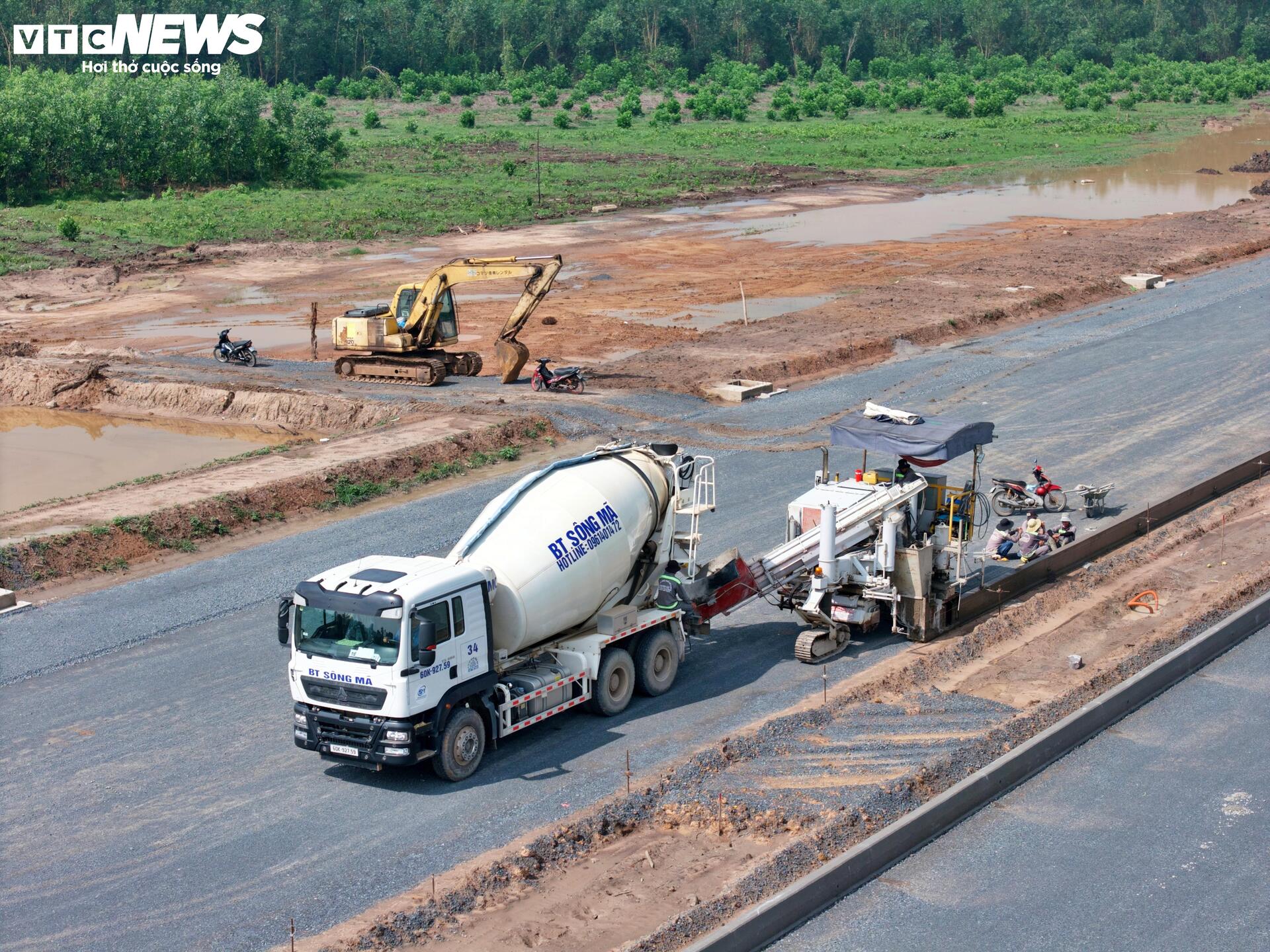 Tấp nập thi công đường huyết mạch kết nối sân bay Long Thành - Ảnh 5
