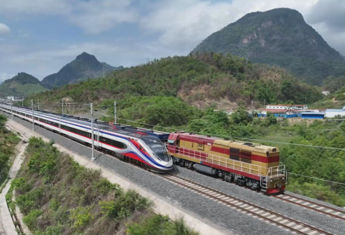 Đối thủ sầu riêng Việt Nam đón tin vui: 'con đường tơ lụa bằng thép' đưa 50.000 tấn quả tươi từ vườn trồng Thái Lan đến tay người dùng Trung Quốc mất đúng 3 ngày - Ảnh 1