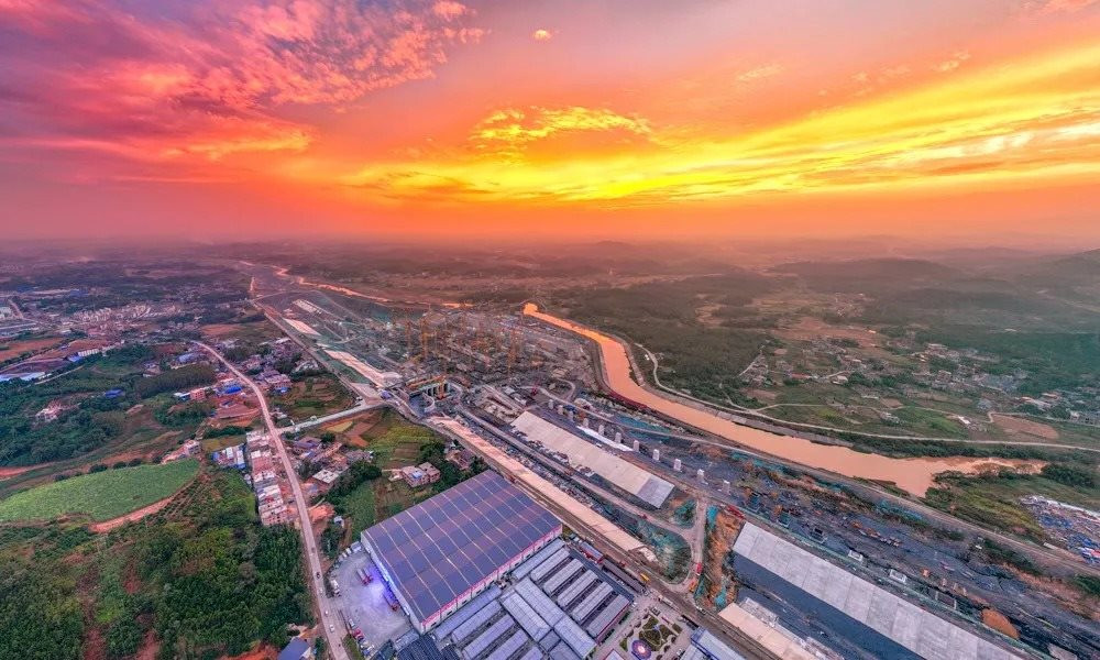 Vì sao sau hơn 700 năm, Trung Quốc lại chi 10 tỷ USD đào một con kênh dài 134 km ngay sát Việt Nam? - Ảnh 1
