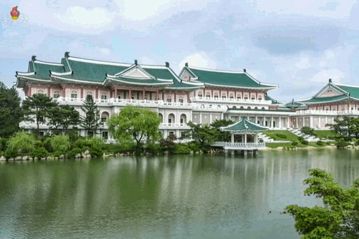 Nơi lưu trú đặc biệt của ông Tập ở Bình Nhưỡng: Gần 'thánh địa' Triều Tiên, rất ít lãnh đạo được đón tiếp - Ảnh 2