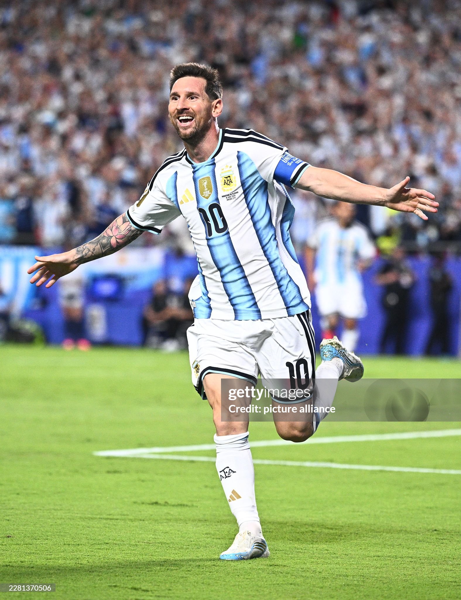 Messi không mang giày màu hồng giống phần đông cầu thủ Argentina tại World Cup 2026, ẩn ý đằng sau là gì? - Ảnh 3