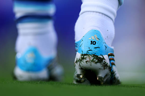 Messi không mang giày màu hồng giống phần đông cầu thủ Argentina tại World Cup 2026, ẩn ý đằng sau là gì? - Ảnh 2