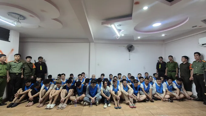Phát hiện nhóm người Trung Quốc thuê khách sạn dự định lập ổ lừa đảo tại TP HCM - Ảnh 4