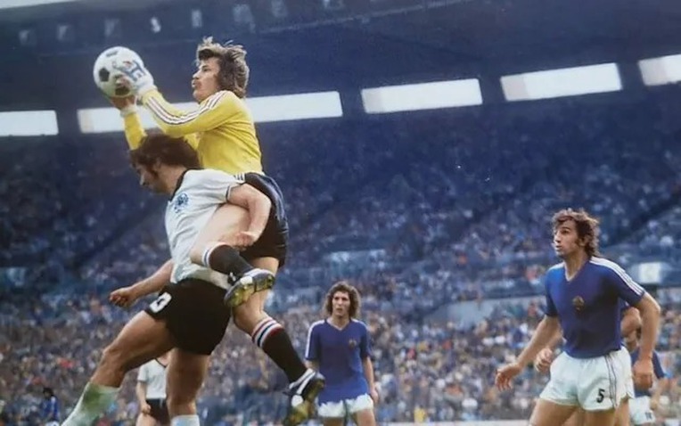 11 chuyện kỳ lạ nhất từng xảy ra trong World Cup - Ảnh 1