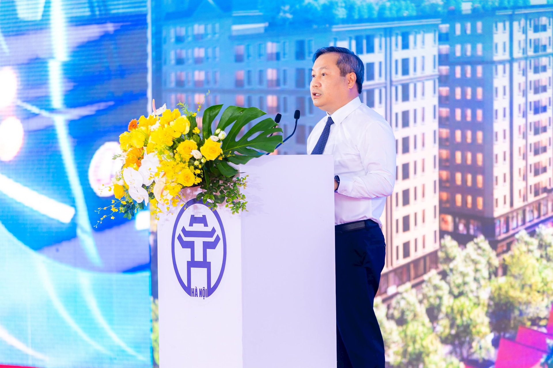 Hà Nội vừa chứng kiến kỷ lục trị giá hơn 1,3 triệu tỷ đồng, DN của tỷ phú Phạm Nhật Vượng trực tiếp làm - Ảnh 2