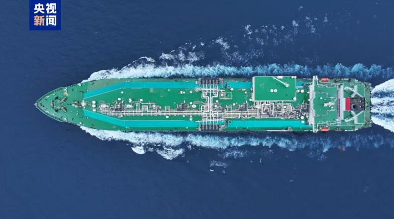 Phát hiện tàu Trung Quốc thể tích 174.000 mét khối, dài 299 mét, boong rộng bằng 3 sân bóng bắt đầu di chuyển, thực hiện nhiệm vụ quan trọng với 3,3 triệu gia đình - Ảnh 1