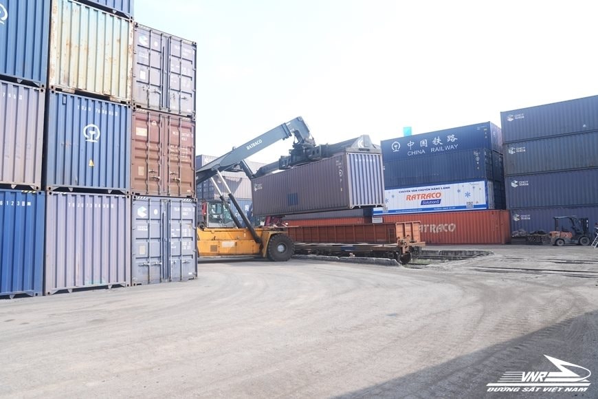 1.000 tấn hàng hóa Trung Quốc chỉ mất 7 ngày vượt 4.000 km ''đổ" về Đồng Nai bằng tuyến đường sắt xuyên biên giới mới - Ảnh 2