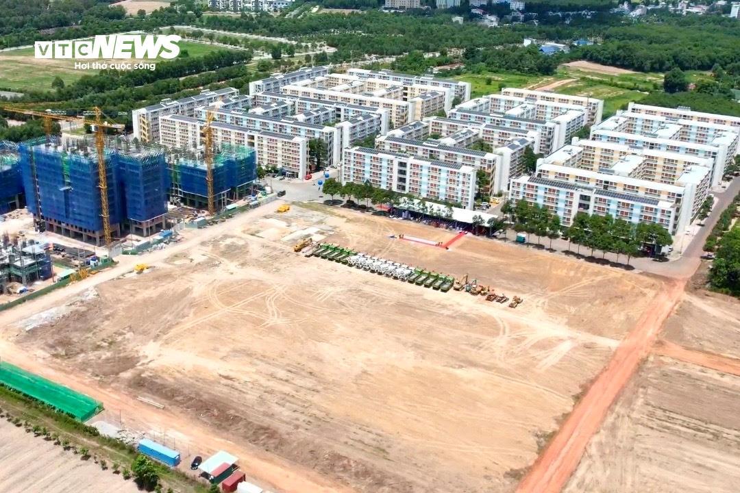 Cận cảnh khu đất sắp 'mọc' hàng trăm căn hộ giá dưới 500 triệu đồng ở TP.HCM - Ảnh 1