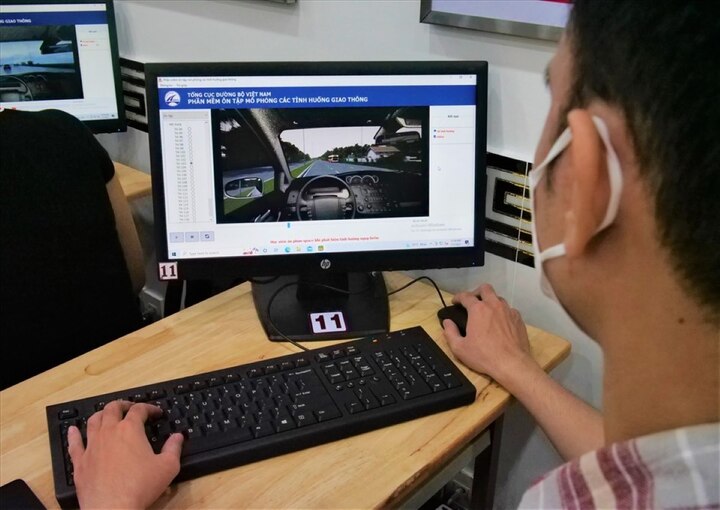 Bỏ phần thi mô phỏng sát hạch lái xe từ 1/7 - Ảnh 1