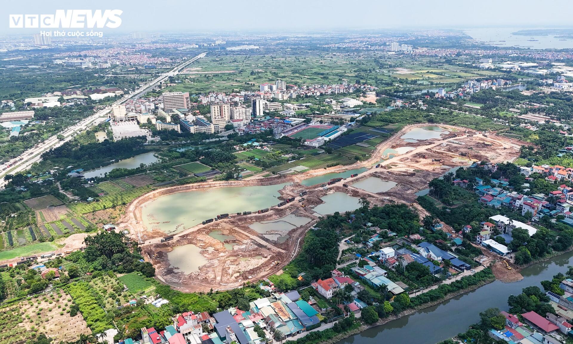 Loạt hồ điều hòa ở Hà Nội dần lộ diện trước mùa mưa - Ảnh 16