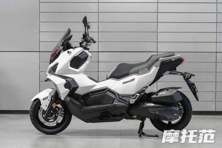 Mẫu xe máy này của nhà SYM có thể được coi là “quái vật đường dài” 150cc với bình xăng 15,2L, chạy gần 800 km một bình - Ảnh 5