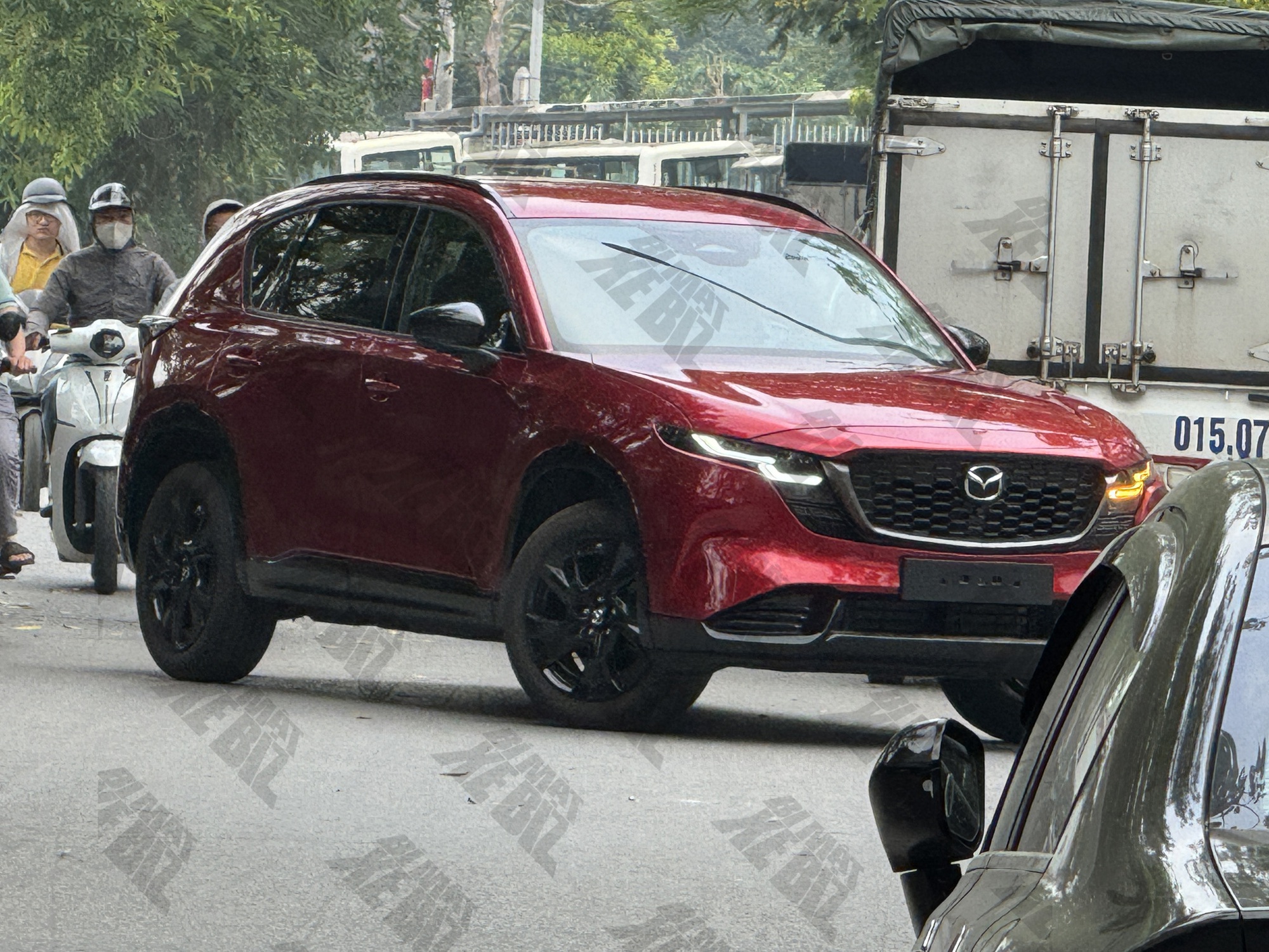 Mazda CX-5 dò đáy giá, chỉ còn 681 triệu đồng tại đại lý, 'phả hơi nóng' xuống cả nhóm Seltos, Xforce trước thềm ra mắt đời mới - Ảnh 4