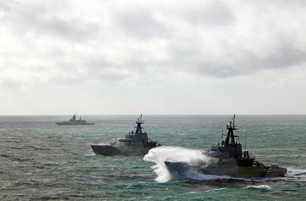 Boikiy bốc cháy, hạm đội Baltic bị tấn công ngay trước khi ông Putin xuất hiện: Ukraine gửi thông điệp gì? - Ảnh 2