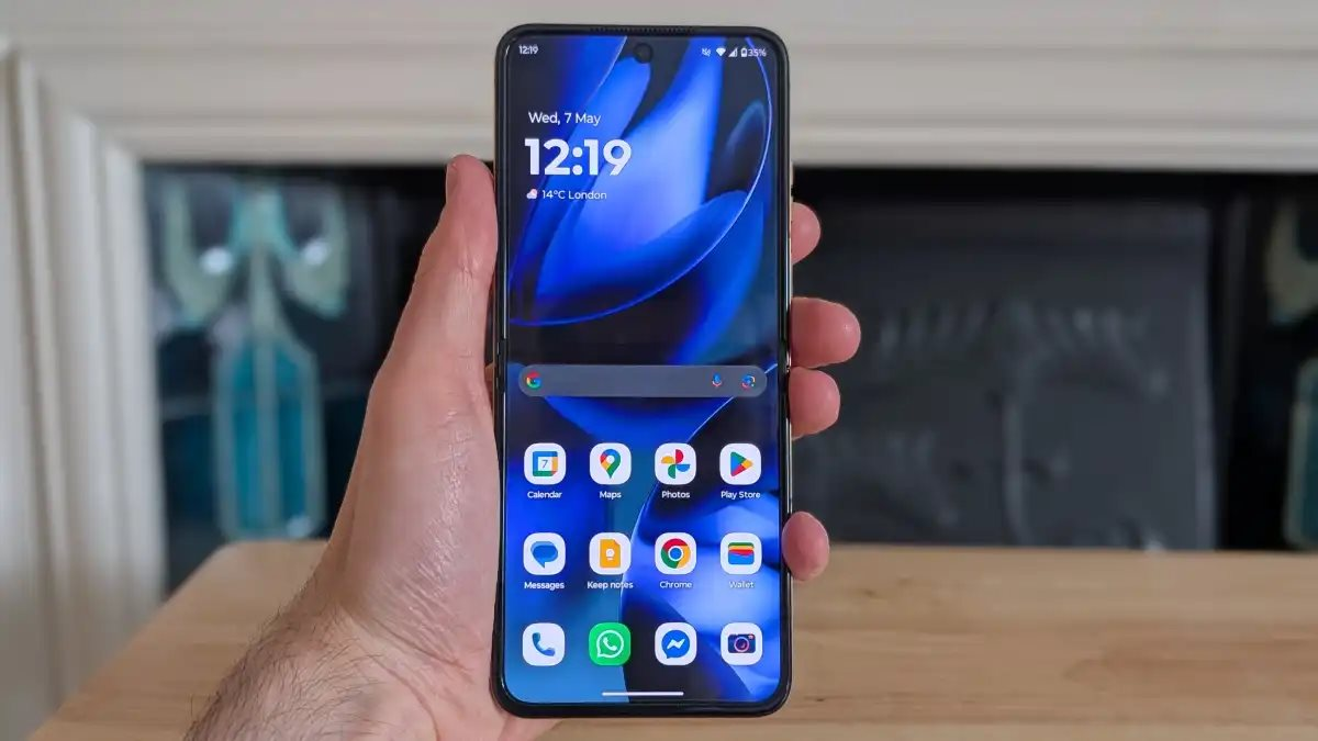 “Điện thoại nắp gập” kinh điển được Motorola mang trở lại Việt Nam, rất đáng sở hữu lúc này - Ảnh 2