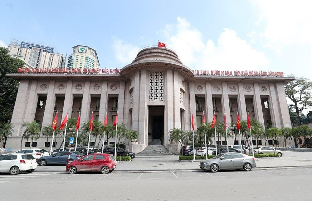 Nới LDR, mở room tín dụng, tăng trần cho vay dài hạn: Ngân hàng Nhà nước đang phát tín hiệu gì? - Ảnh 1
