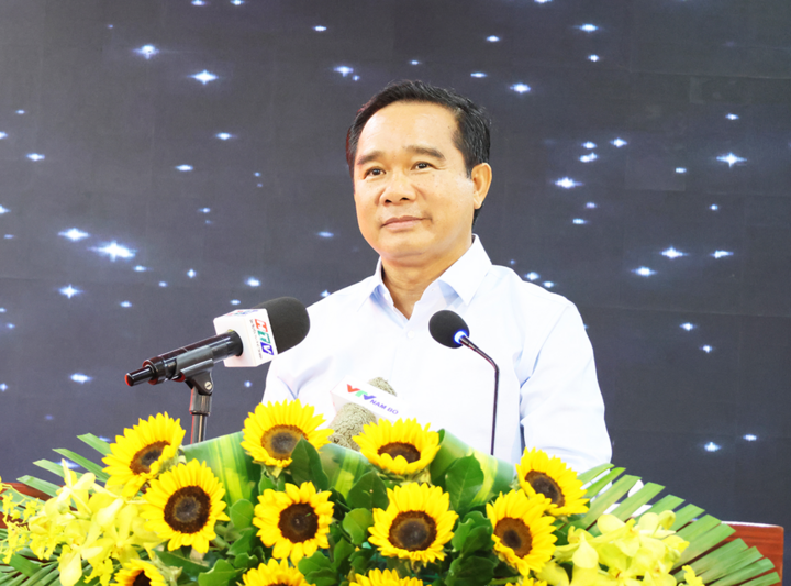 Chủ tịch TP.HCM: Sẽ biến những dự án ngủ quên thành nhà máy, công trình hiện đại - Ảnh 1
