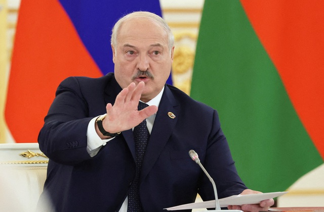 Lệnh của ông Putin, cảnh báo đáng sợ từ ông Lukashenko - Lằn ranh đỏ không còn, lộ mục tiêu thật của Oreshnik - Ảnh 2