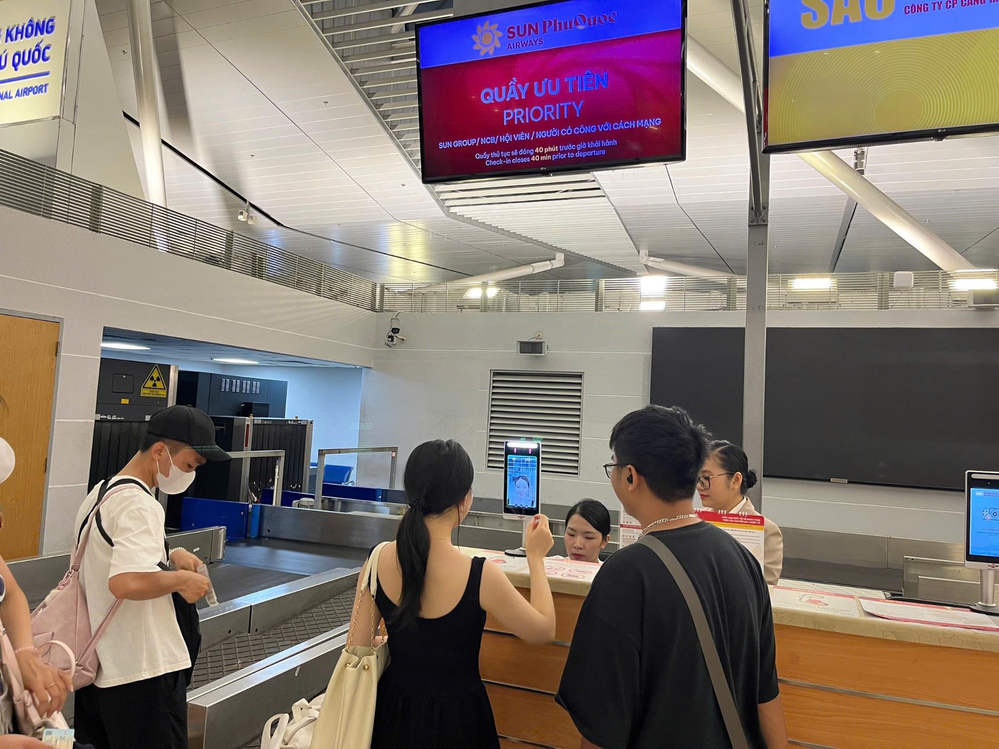 Cảng HKQT Phú Quốc áp dụng toàn trình công nghệ nhận diện khuôn mặt Sun Express - Ảnh 2