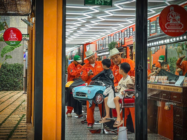 Đông Tây Barbershop và mục tiêu nâng tầm nghề tóc Việt - Ảnh 2