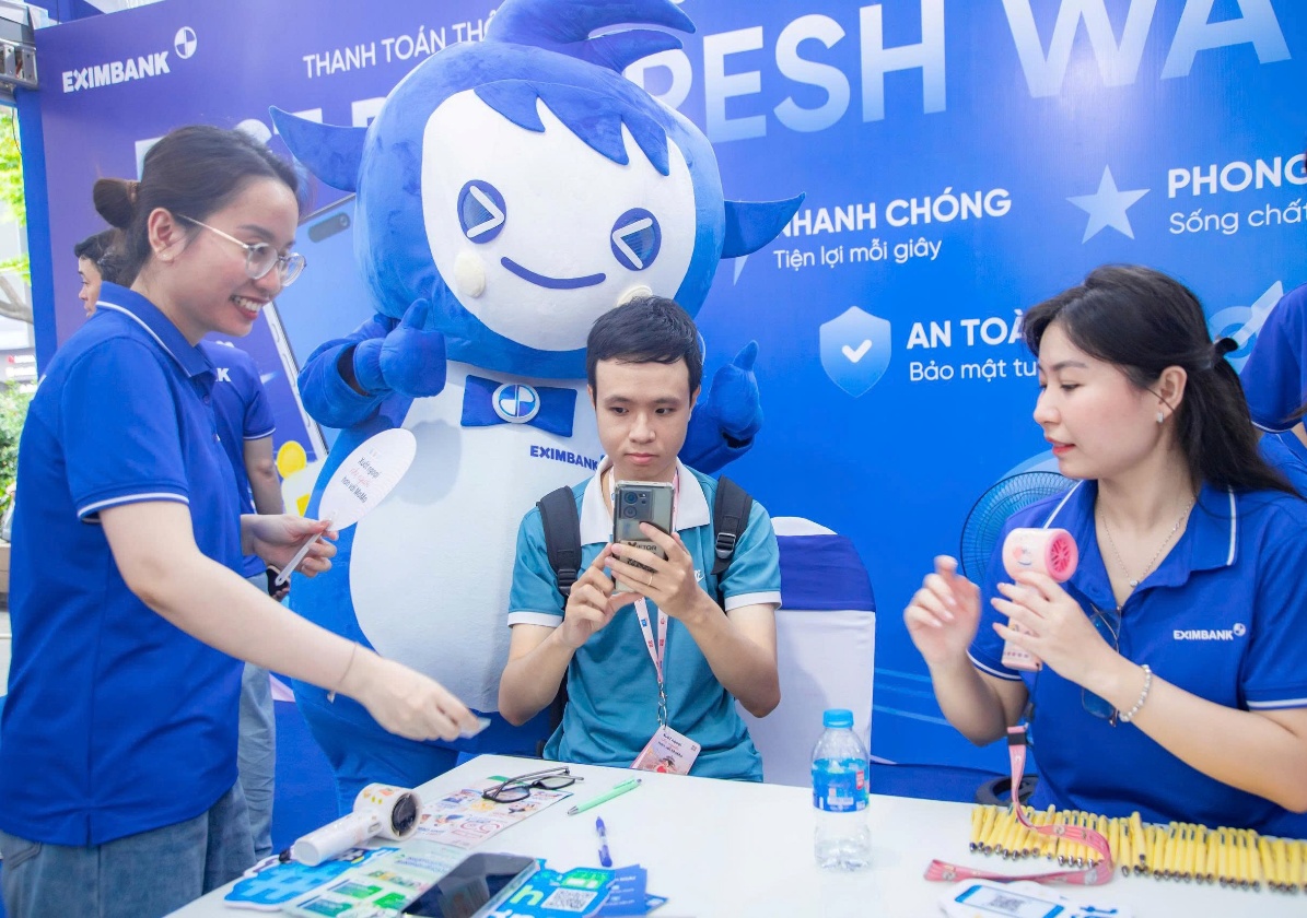 Eximbank đẩy mạnh giải pháp quản lý dòng tiền cho hộ kinh doanh - Ảnh 1