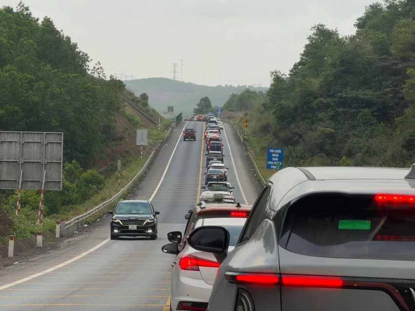 Mở rộng toàn tuyến cao tốc Bắc - Nam lên 6 làn xe, phấn đấu khởi công năm 2027 - Ảnh 2