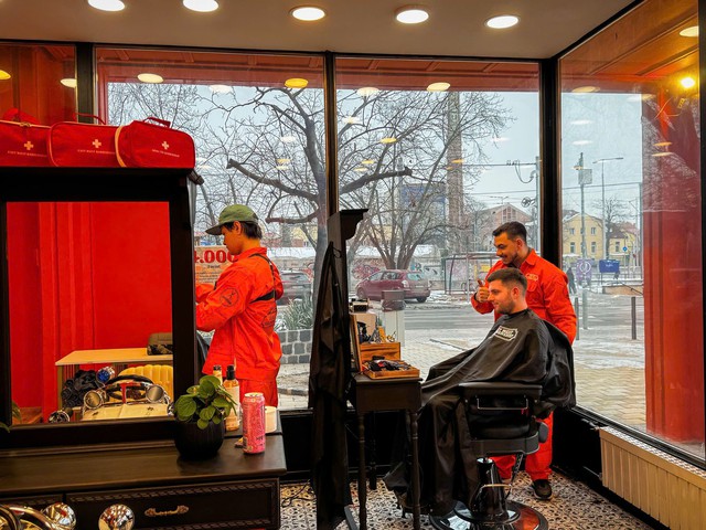 Đông Tây Barbershop và mục tiêu nâng tầm nghề tóc Việt - Ảnh 4