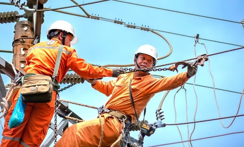 Phụ tải điện quốc gia lập kỷ lục mới sau những ngày miền Bắc nóng "như đổ lửa" - Ảnh 1