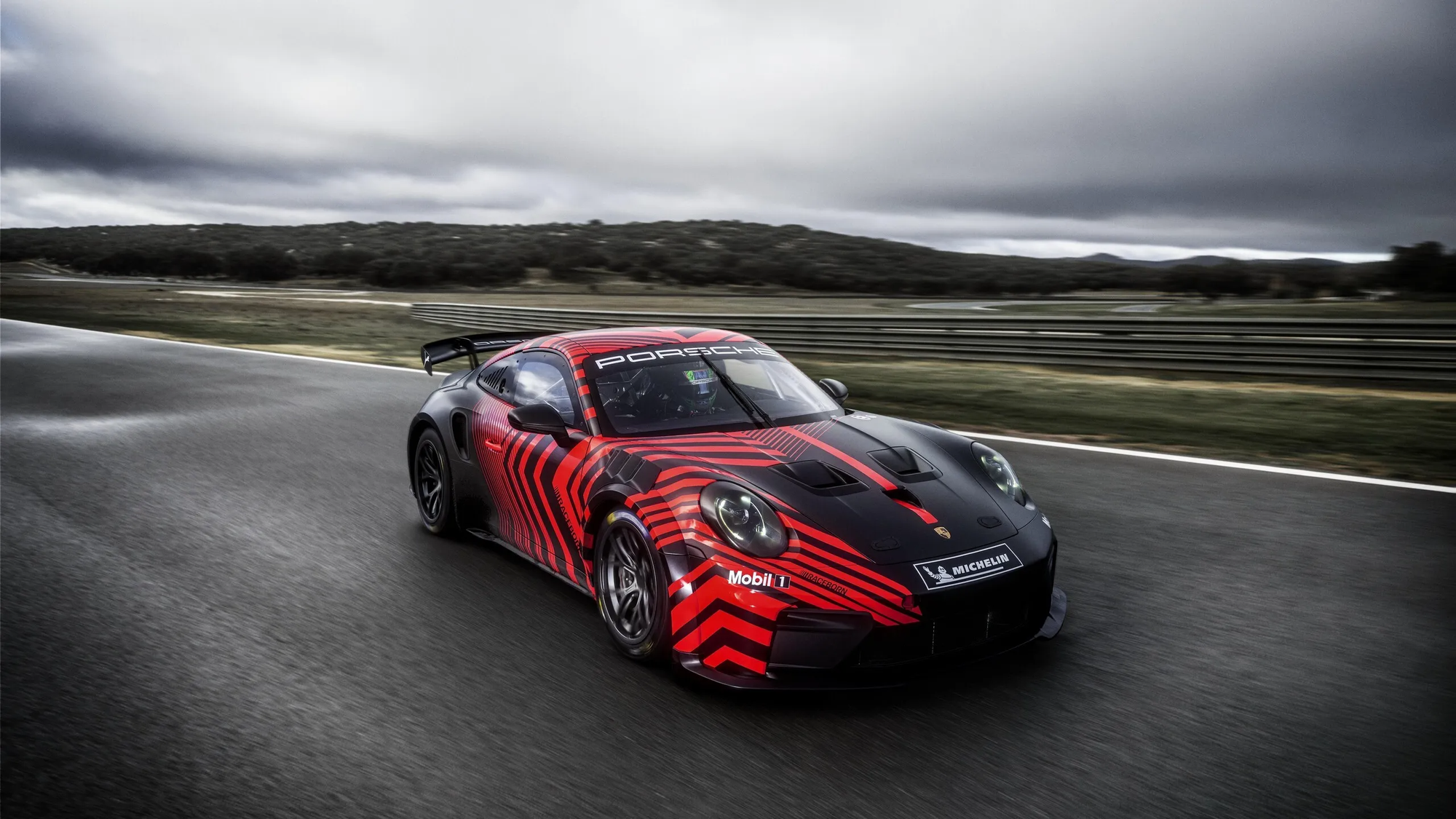 Porsche 911 GT4 R trình làng: Máy 4.0L mạnh hơn 510 mã lực, đồ chơi cho dân nghiện đua xe, giá quy đổi gần 10 tỷ đồng - Ảnh 1