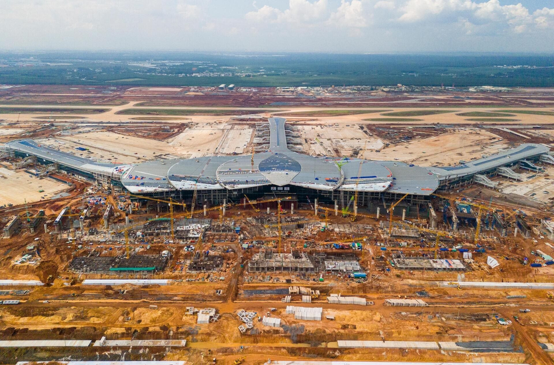 Quyền Tổng Giám đốc ACV: Sân bay Long Thành và Tân Sơn Nhất sẽ được khai thác hài hòa, không dịch chuyển cơ học toàn bộ sản lượng - Ảnh 1