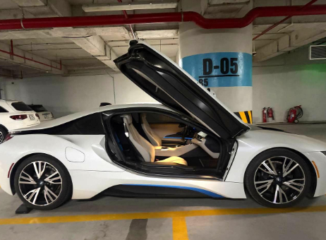 Hot: "Siêu Sale" bất ngờ của Tập đoàn Sơn Hải có hàng loạt siêu xe, Bentley Flying Spur và BMW i8 góp mặt - Ảnh 4