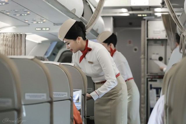 Hãng hàng không mở đợt tuyển tiếp viên lớn nhất từ trước đến nay, miễn phí đào tạo, mức lương hấp dẫn - Ảnh 2