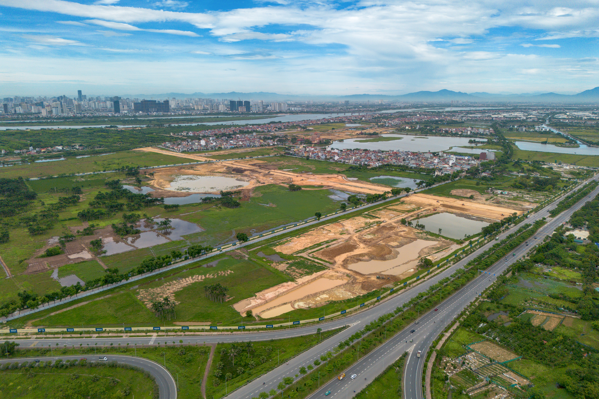 Gần một năm sau ngày khởi công, thành phố Thông minh trị giá 4,2 tỷ USD, rộng gần gấp 3 lần phố cổ Hà Nội, có tòa tháp cao nhất Việt Nam giờ ra sao ? - Ảnh 2