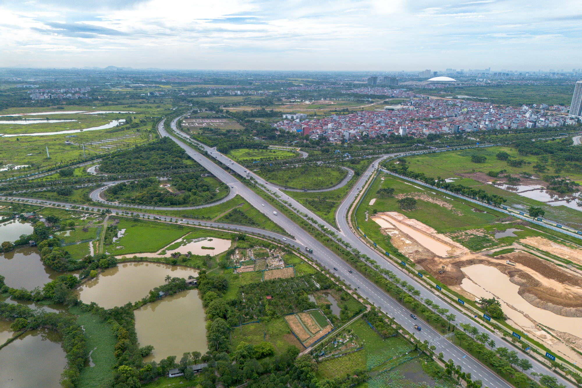 Gần một năm sau ngày khởi công, thành phố Thông minh trị giá 4,2 tỷ USD, rộng gần gấp 3 lần phố cổ Hà Nội, có tòa tháp cao nhất Việt Nam giờ ra sao ? - Ảnh 4