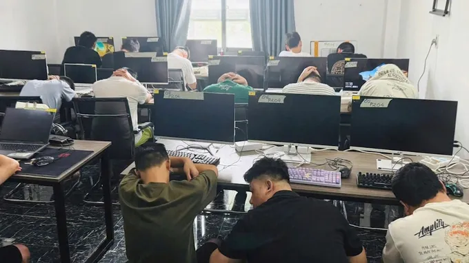 Phát hiện nhóm người Trung Quốc thuê khách sạn dự định lập ổ lừa đảo tại TP HCM - Ảnh 1