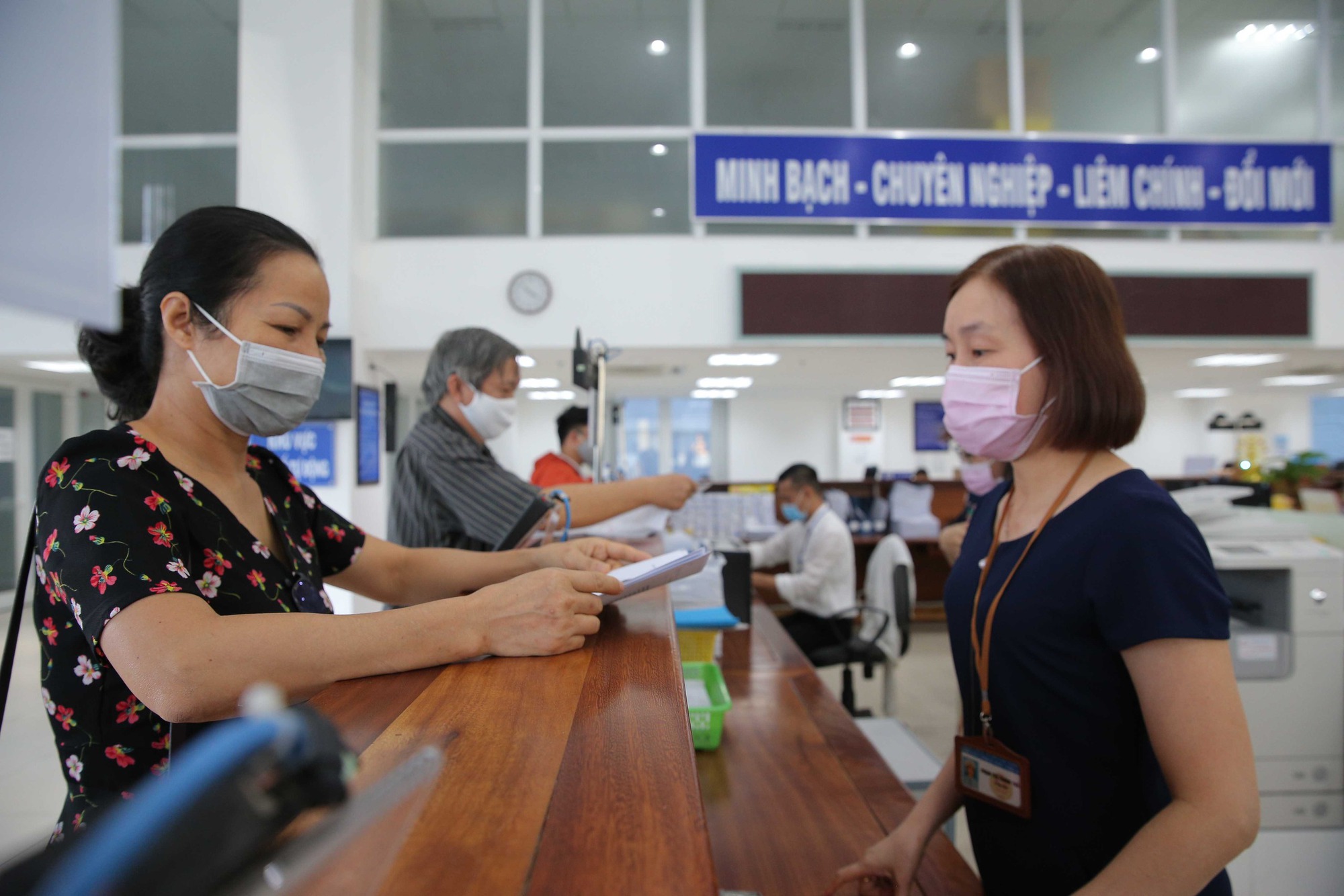 Bộ Tài chính giữ đề xuất nâng mức thu nhập của người phụ thuộc lên 3 triệu đồng/tháng - Ảnh 1