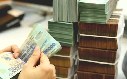 Lãi suất tiết kiệm biến động trái chiều - Ảnh 2