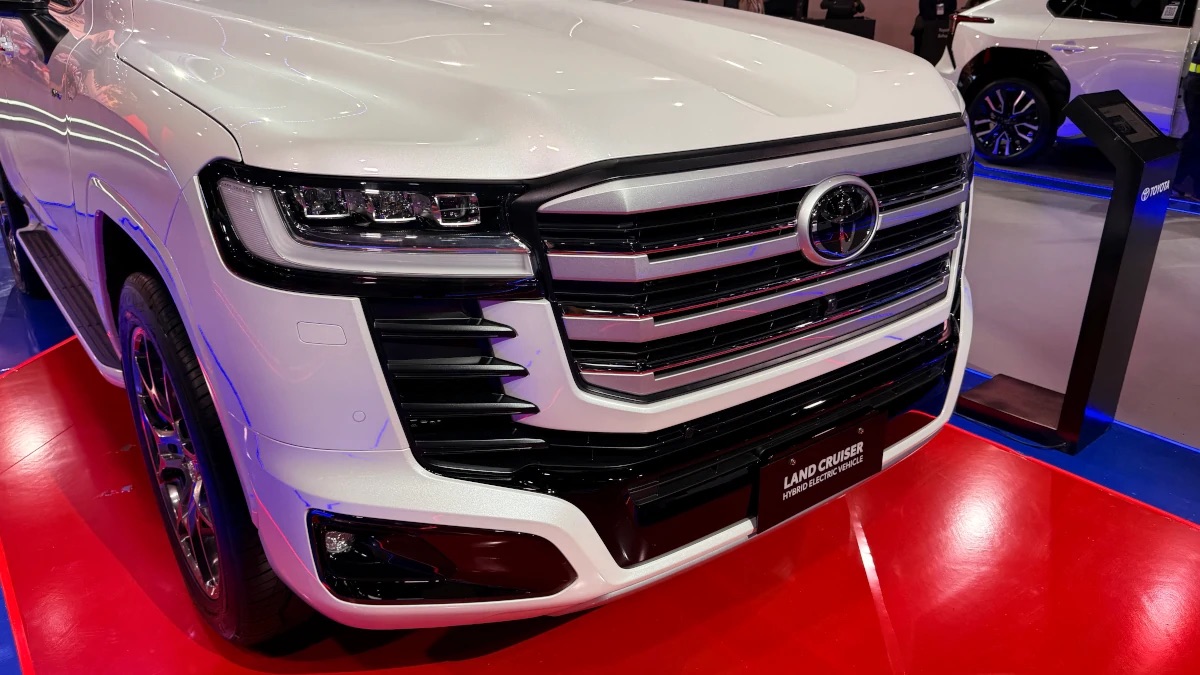 Toyota Land Cruiser Hybrid ra mắt ĐNÁ: Chốt giá gần 3 tỷ, vẫn dùng máy V6 3.5L, dễ 'cháy hàng' khi về Việt Nam - Ảnh 3