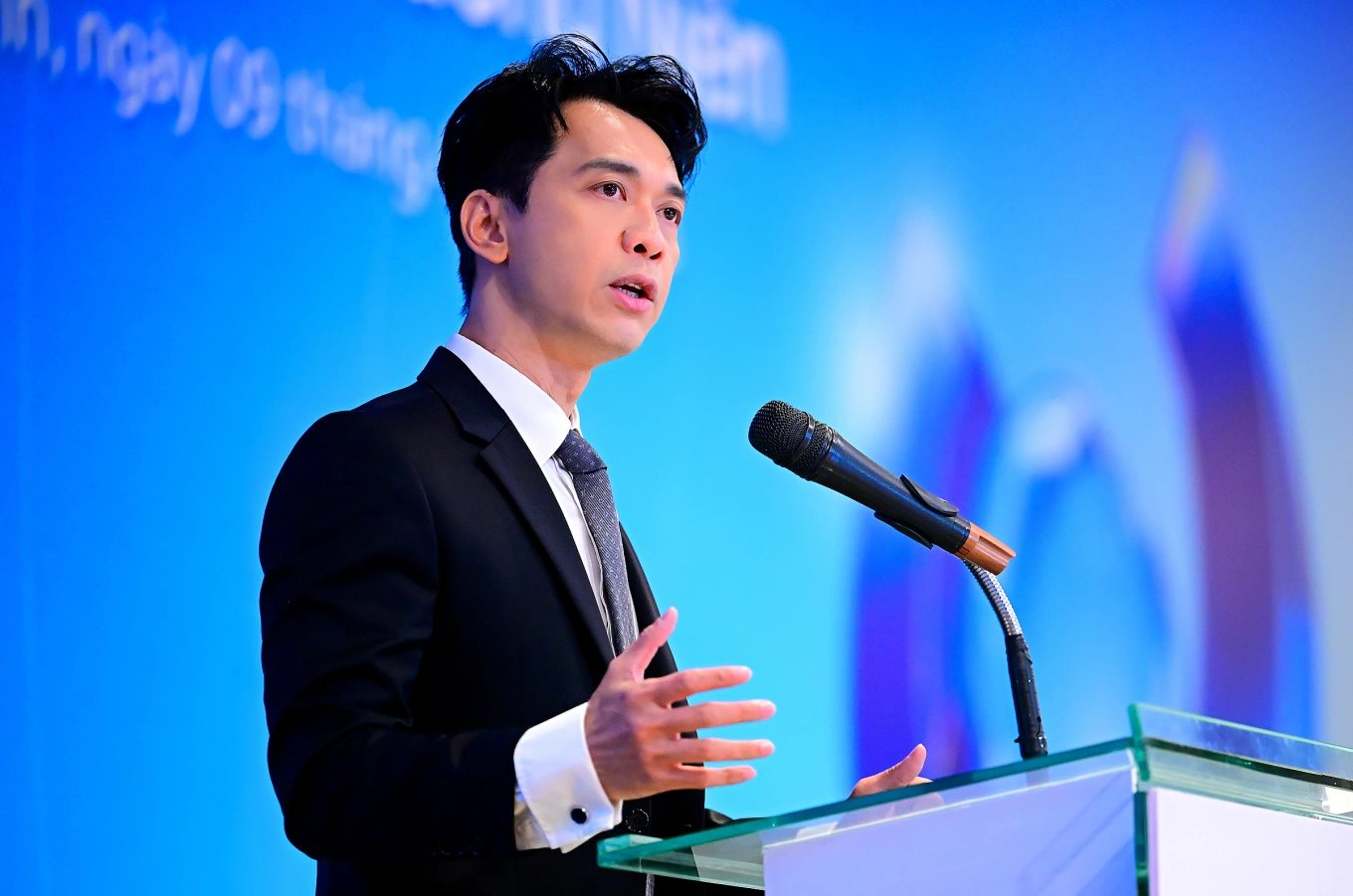 Sự xuất hiện của những người thừa kế ở ngân hàng ACB, SHB, Sacombank, ABBank,... - Ảnh 3
