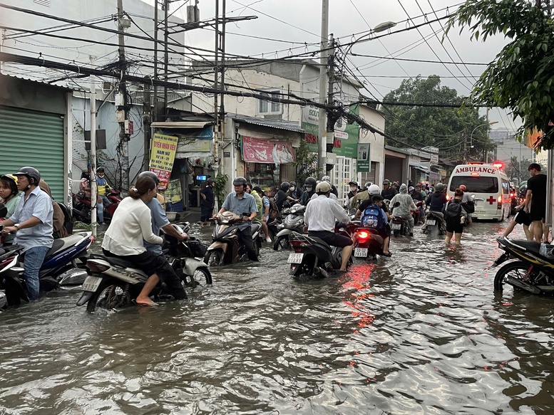 Dự án chống ngập 10.000 tỷ đồng – BÀI 2: Cơ chế đã rõ, sao cứ loay hoay mãi…? - Ảnh 4